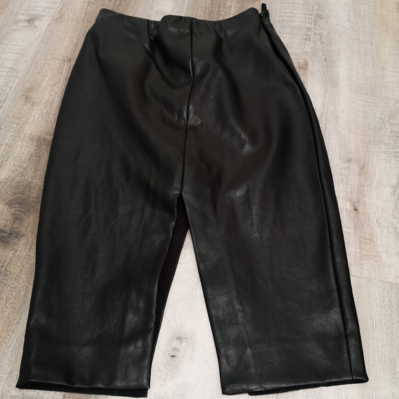Aritzia Babaton Jax Skirt - Picture 3 of 3